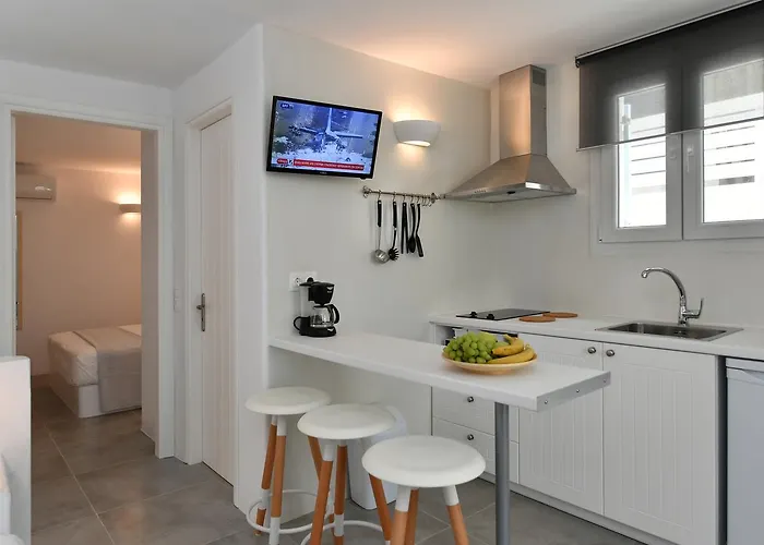 Efi Πανσιόν 4*